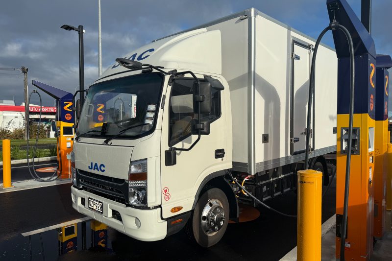 JAC-EV-Truck-Box-Body-Charging-800×533