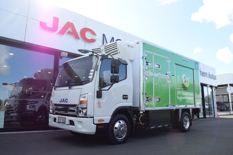 JAC-Woolworths-EV-Truck-1-1-800×533